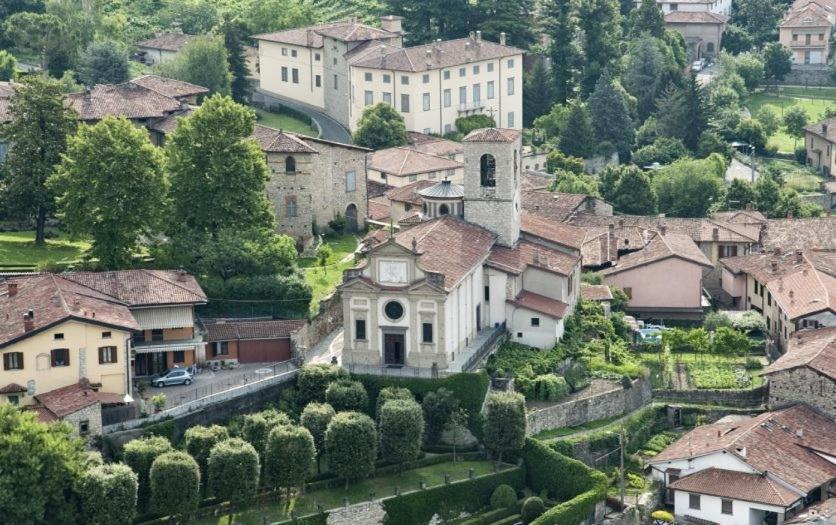 Il Piazzolo, Un Angolo Di Storia Carobbio degli Angeli Стая снимка